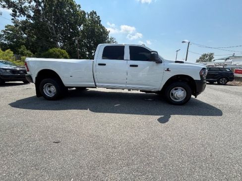 Used 2024 RAM 3500 Tradesman AWD/4WD image 6