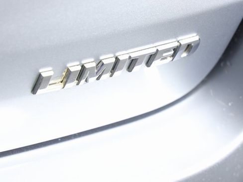 Used 2018 Toyota Highlander Limited image 7