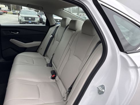 Used 2025 Honda Accord EX-L image 32