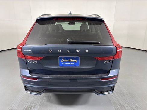 Used 2025 Volvo XC60 B5 Ultra AWD/4WD image 7