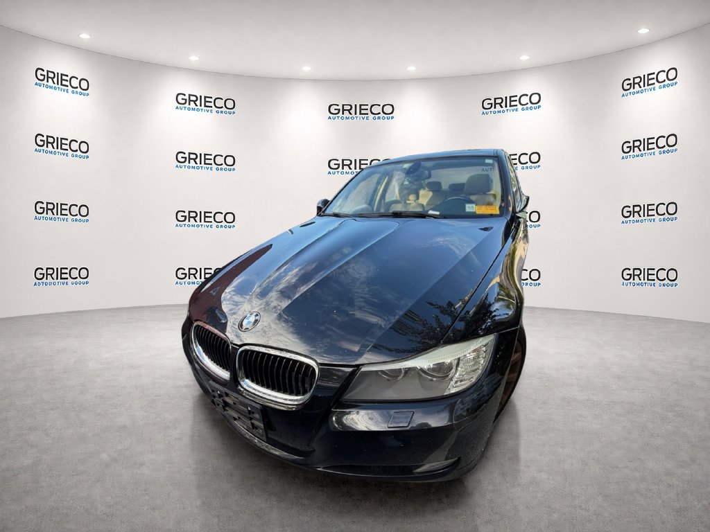 Used 2011 BMW 328i xDrive Sedan AWD/4WD image 3