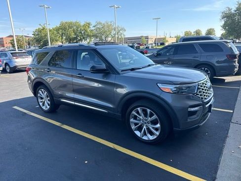 Used 2023 Ford Explorer Platinum w/ Technology Package AWD/4WD image 2