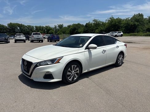 Used 2020 Nissan Altima 2.5 S FWD image 11