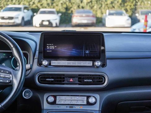 Used 2022 Hyundai Kona Limited image 10