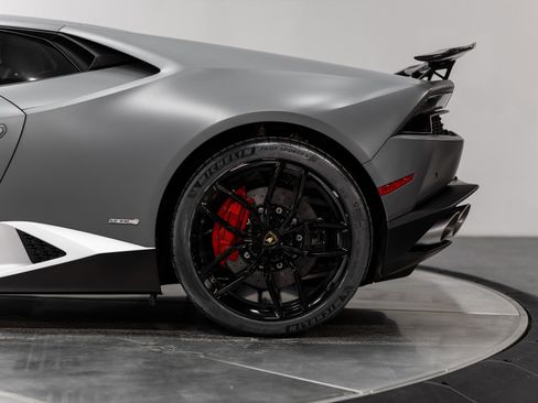 Used 2017 Lamborghini Huracan LP 610-4 Avio image 36