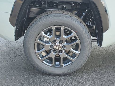 New 2026 Toyota Tundra Platinum AWD/4WD image 5