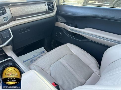 Used 2023 Ford Expedition Limited AWD/4WD image 21