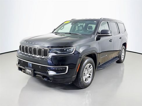 Used 2024 Jeep Wagoneer 4WD w/ Convenience Group I image 4