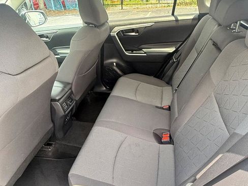 Used 2020 Toyota RAV4 XLE FWD image 4