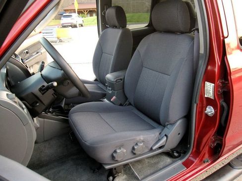 Used 2004 Nissan Frontier XE w/ (PWR) XE Pwr Pkg AWD/4WD image 19