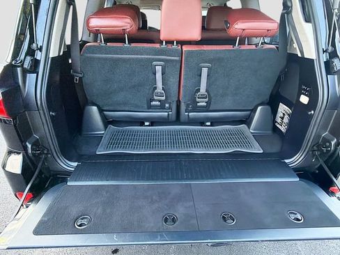 Used 2020 Lexus LX 570 4WD w/ Luxury Package image 27