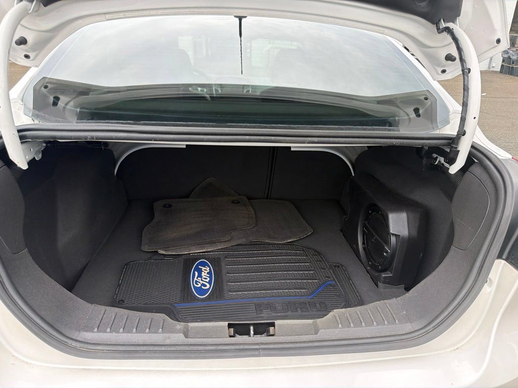 Used 2014 Ford Focus Titanium FWD image 32