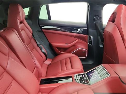 Used 2023 Porsche Panamera Platinum Edition image 24
