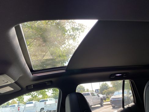 Used 2026 Chevrolet Equinox RS w/ Safety and Technology Package image 33