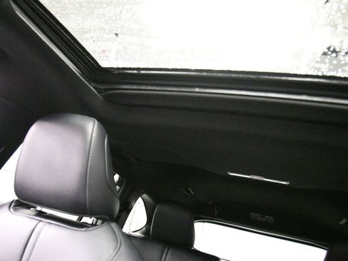 Certified 2024 Toyota Highlander XSE image 19