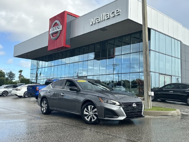 Certified 2025 Nissan Altima 2.5 S FWD image 1