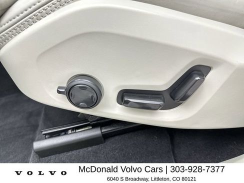 Used 2023 Volvo XC60 B6 Ultimate w/ Protection Package Premier AWD/4WD image 12