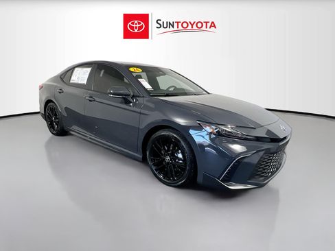 Used 2026 Toyota Camry SE w/ Convenience Package FWD image 1