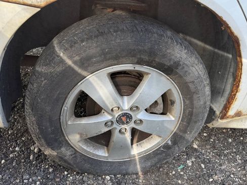 Used 2006 Pontiac Grand Prix w/ Preferred Package FWD image 12
