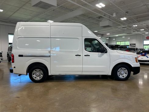 Used 2019 Nissan NV 2500 SV RWD image 9