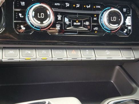 New 2026 GMC Sierra 1500 AT4 w/ AT4 Premium Package AWD/4WD image 25