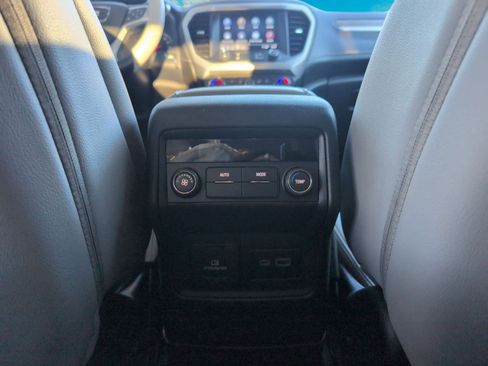 Used 2023 GMC Acadia SLE w/ Driver Convenience Package image 21