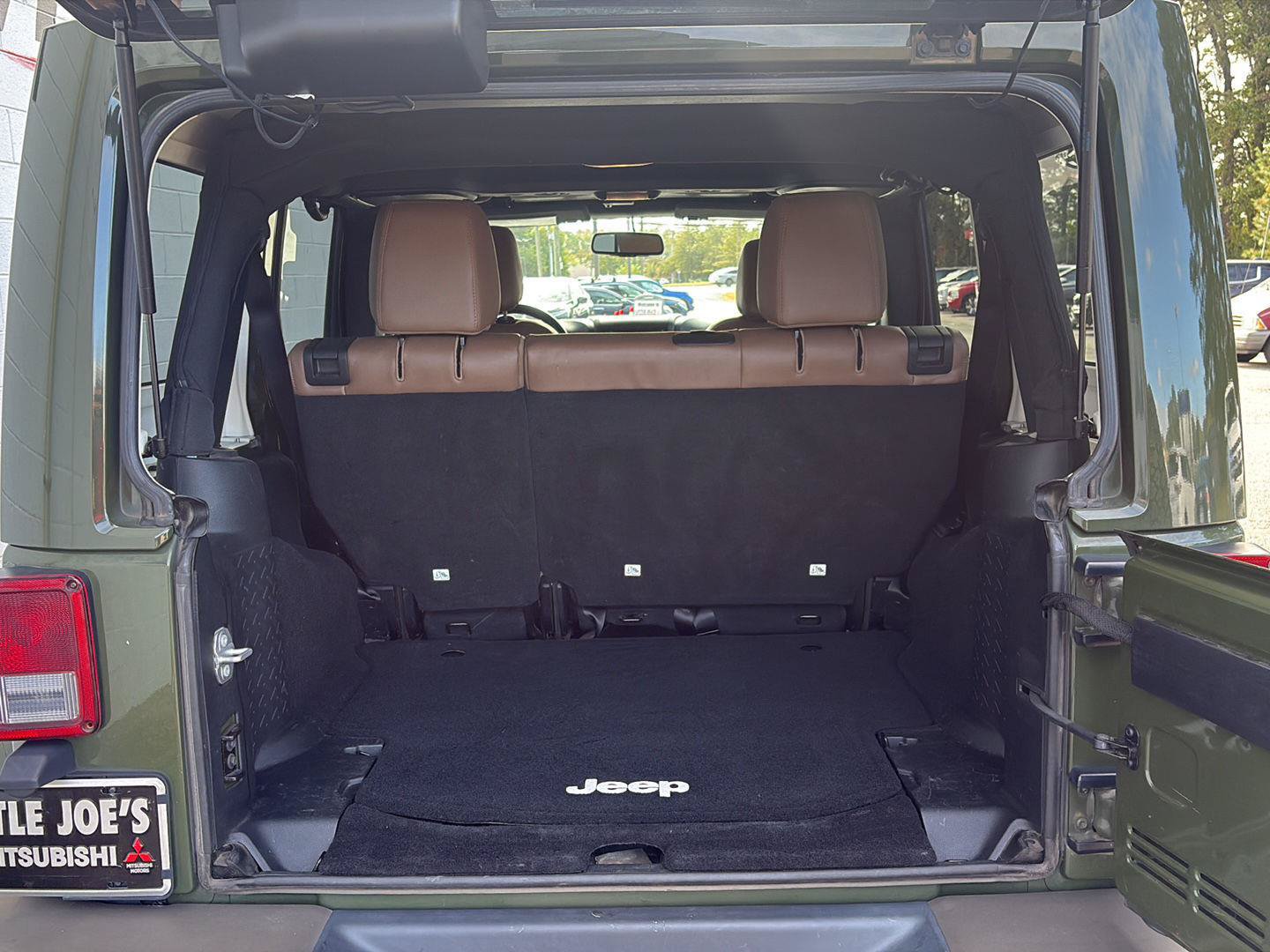 Used 2016 Jeep Wrangler Unlimited Sahara AWD/4WD image 19
