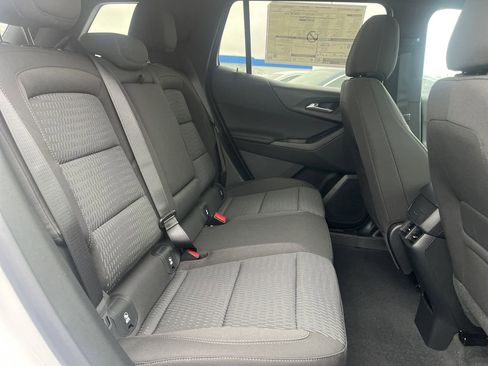 New 2026 Chevrolet Equinox LT w/ Safety and Technology Package AWD/4WD image 16