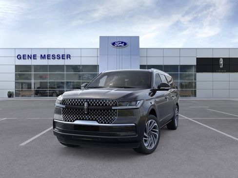 New 2026 Lincoln Navigator L Reserve AWD/4WD image 24