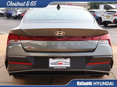 Certified 2025 Hyundai Elantra SEL w/ Cargo Package FWD image 5