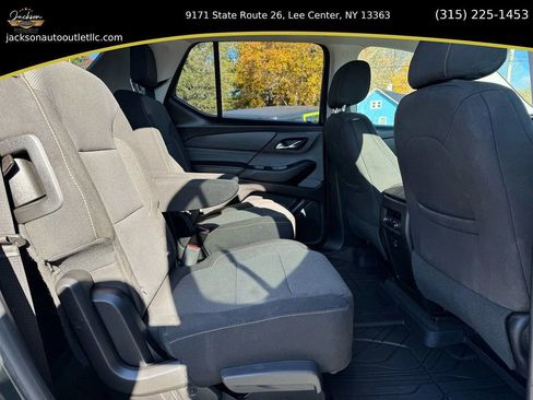 Used 2018 Chevrolet Traverse LT image 14