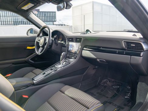 Certified 2019 Porsche 911 Carrera T RWD image 25