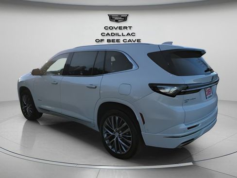 Used 2025 Buick Enclave Avenir w/ Super Cruise Package image 7