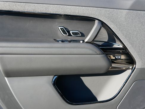 New 2026 Land Rover Range Rover Sport SE image 5