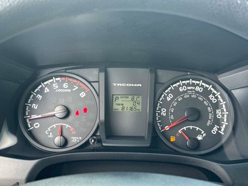 Used 2016 Toyota Tacoma SR image 24