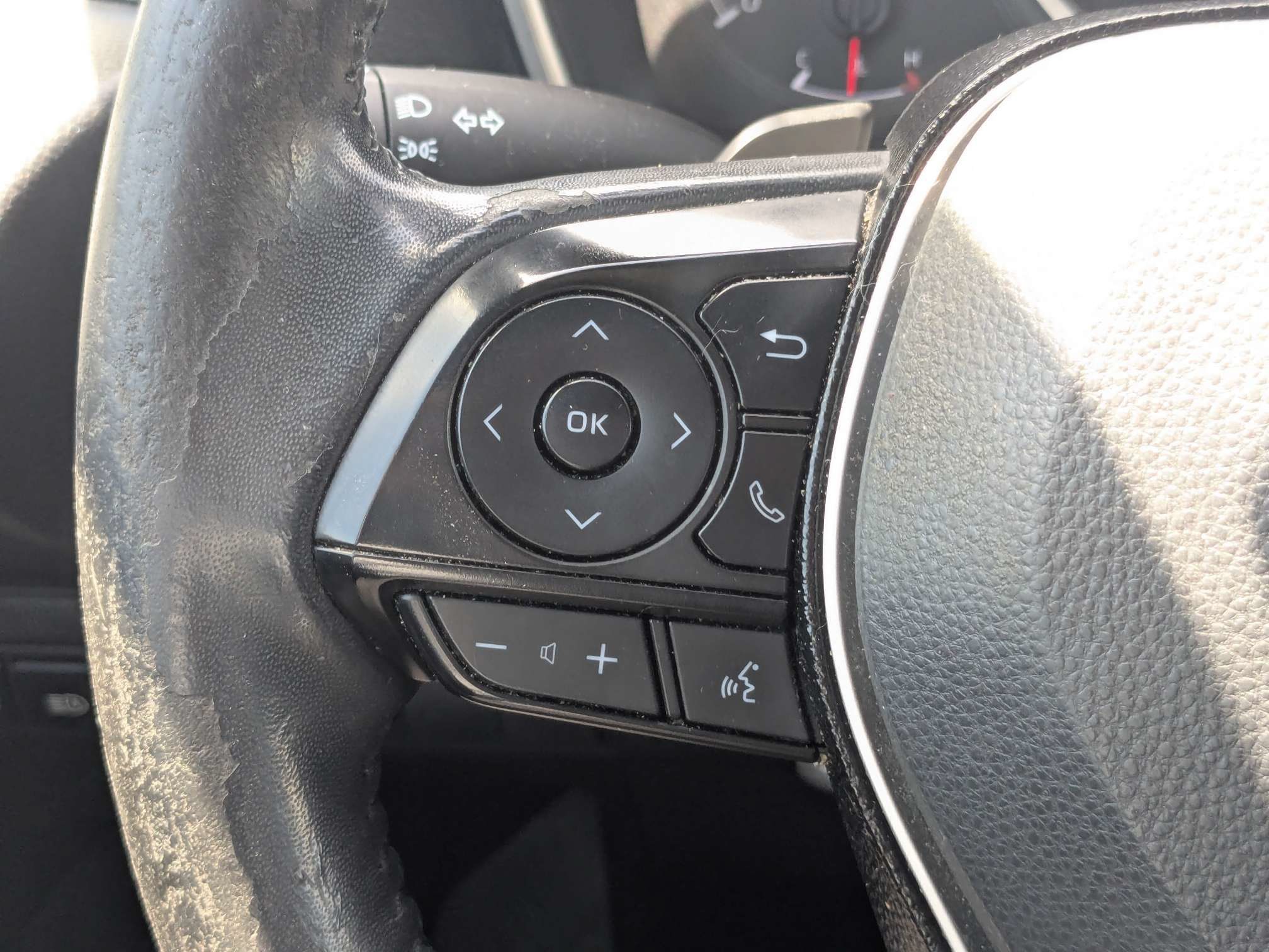 Used 2020 Toyota Corolla SE w/ SE Preferred Package FWD image 23