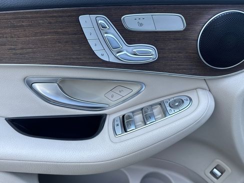 Used 2020 Mercedes-Benz GLC 300 image 10