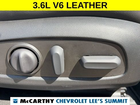 Used 2023 Chevrolet Traverse LT FWD image 29