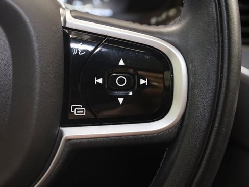 Used 2022 Volvo XC90 T6 Momentum w/ Climate Package image 41