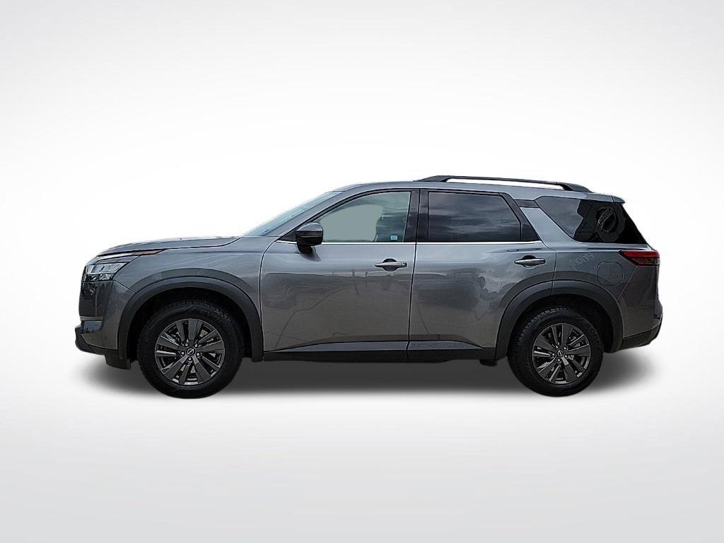 Used 2022 Nissan Pathfinder SV AWD/4WD image 2