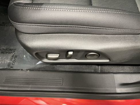 New 2026 Chevrolet Equinox LT w/ Convenience Package II image 21