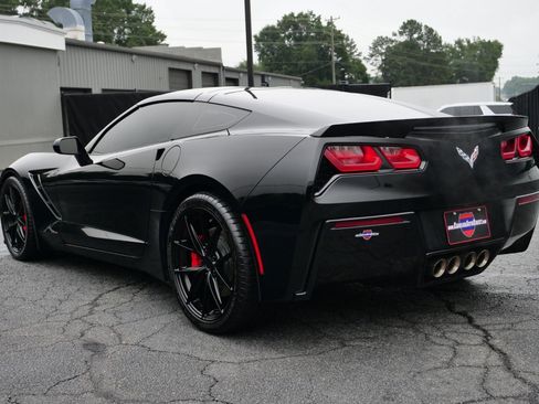 Used 2017 Chevrolet Corvette Stingray Coupe w/ 1LT RWD image 19