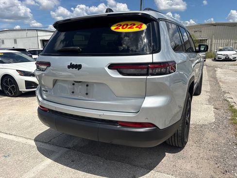 Used 2024 Jeep Grand Cherokee L Laredo AWD/4WD image 3