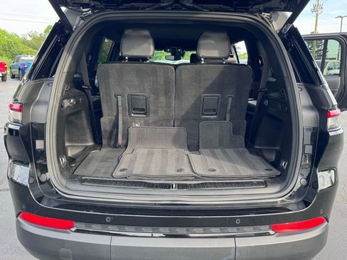 Used 2024 Jeep Grand Cherokee L Laredo image 42