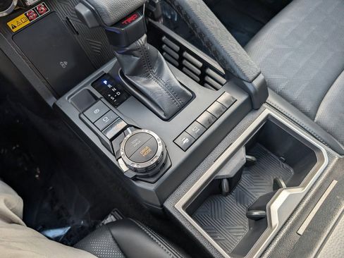 Used 2024 Toyota Tacoma TRD Off-Road image 23