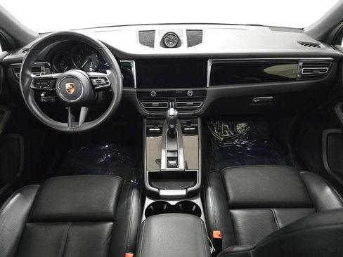 Used 2025 Porsche Macan AWD/4WD image 18