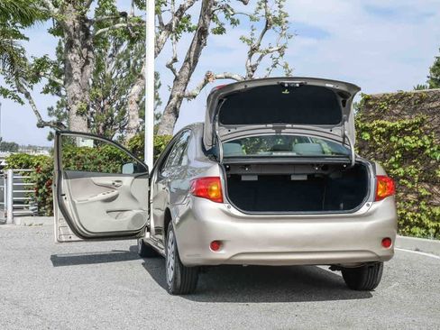 Used 2009 Toyota Corolla LE image 25