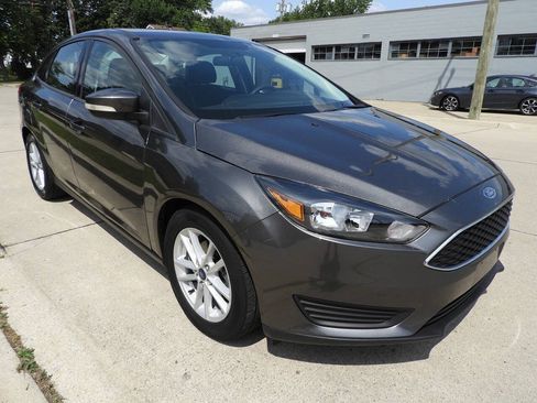 Used 2017 Ford Focus SE FWD image 10
