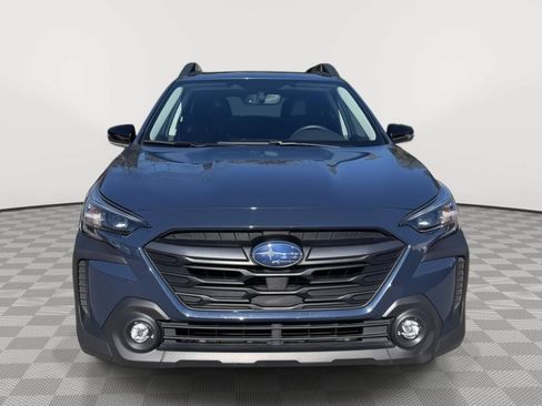 Used 2025 Subaru Outback Premium w/ Popular Package #1A AWD/4WD image 2