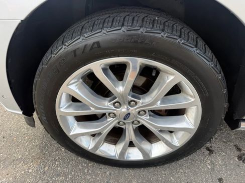 Used 2018 Ford Expedition Platinum AWD/4WD image 9